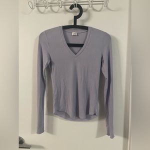 Aritzia Wilfred Ribbed V-Neck Long Sleeve Shirt in Lavender, Size Small